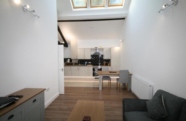 Flat 5, 124 High Street