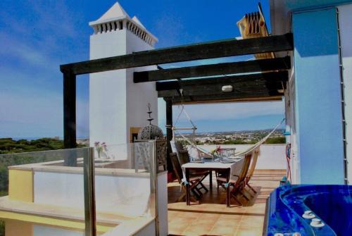 FLH Praia Verde Rooftop House