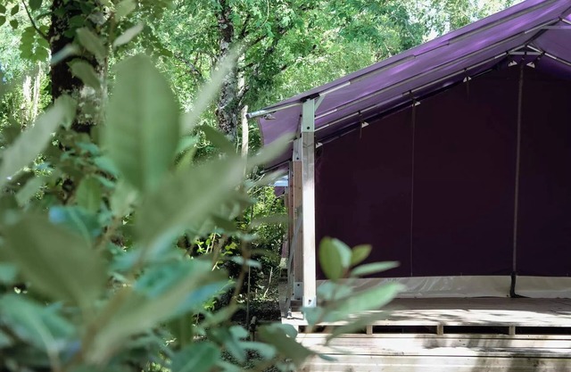 Flower Camping les Gorges de l'Aveyron **** - Freeflower Comfort 40m² (2 bedrooms) covered terrace with cold water without sanitary facilities 5 people