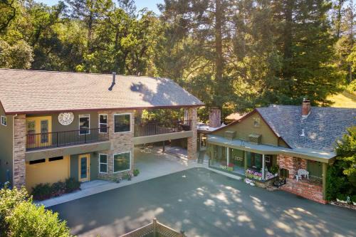 Foothill House