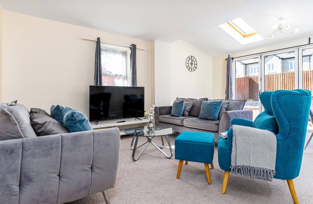 Fortified Cosy 4 bedroom Holly Lodge