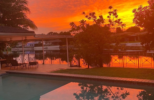 Amplia Waterfront Vacation Home, Cerca de Coral Gables, el Grove y U de M