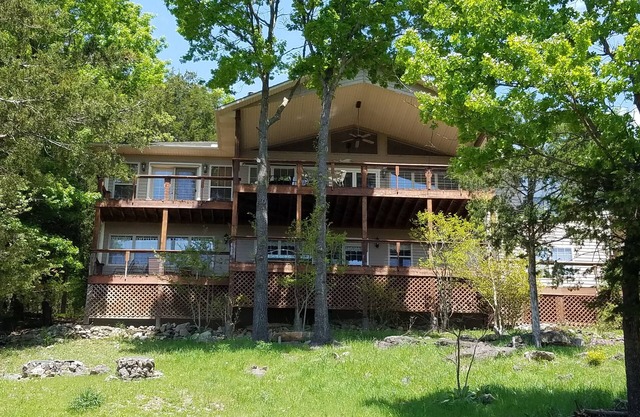 Increíbles vistas al lago! Frente al lago, 4 habitaciones + 3 baños completos