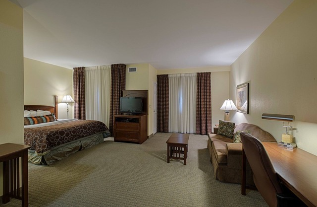 Desayuno gratis. Piscina interior. Gimnasio. ¡Viaje rápido a Hersheypark!