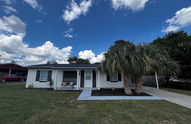 Freshly Renovated 3BR/2BA Ocala Home Perfect for Families