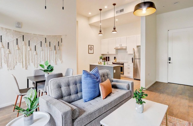 Frontdesk | 2 BR Apt in Menlo Park