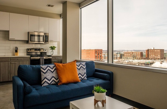 FRONTDESK Flashcube Apts Downtown Kansas City