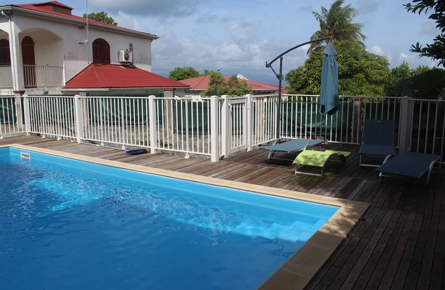 Pan De Frutas, 1 CH, Gosier Con Piscina.