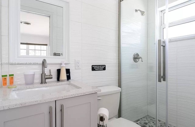 Ft Lauderdale Dream, pristine house with beautiful pool, 5 minutes to
