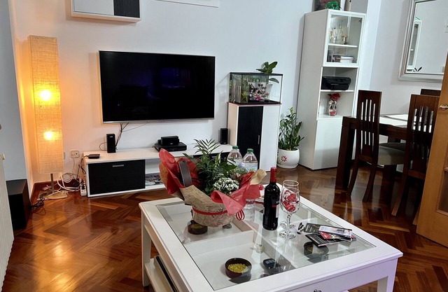 Full flat very cozy with private bathroom/ 6 guests