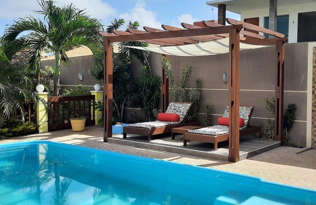Casa totalmente climatizada con 4 suites en la playa cerca de Guarajuba.