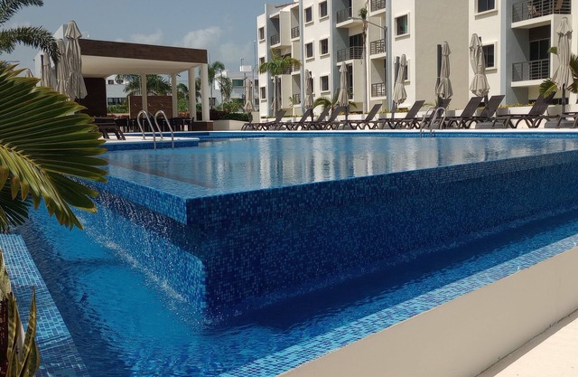 Fun 2-bedroom condo with pool!!