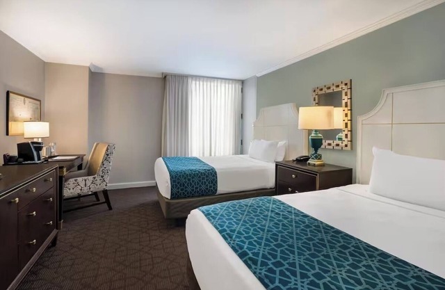 Fun and Comfort in French Quarter! 2 Comfortable Units, Pets Allowed, Pool!