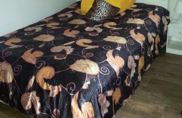 Apartamento amueblado 1-2 personas