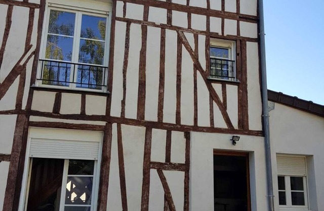 Furnished Apartment F4 in House CHALONS EN CHAMPAGNE