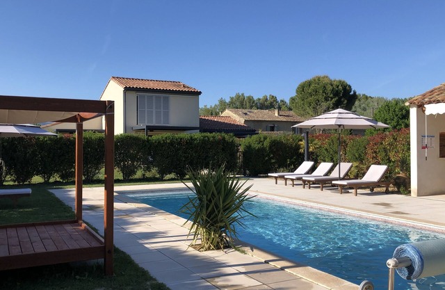 Turista amueblado 4 * para 2-3 personas, piscina y vistas al Luberon