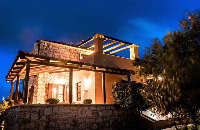 Fyllosia Villa: Tu Enlace a Knossos con una Vista Impresionante de Heraklion.