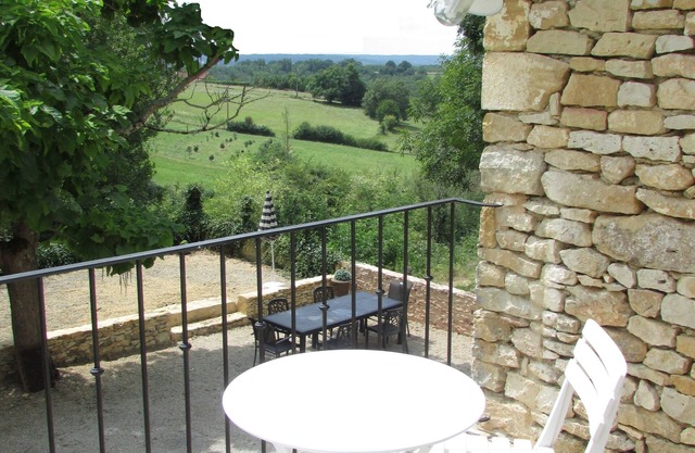 Gîte Le Recoux - Charming Black Périgord Cottage Cerca de Dordogne Atracciones