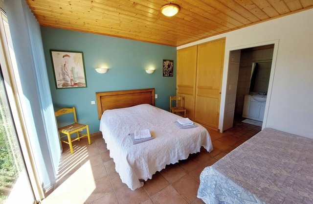 Gîte La Rotonde en el campo cerca de Sarlat, Dordoña, para 2-6 personas.