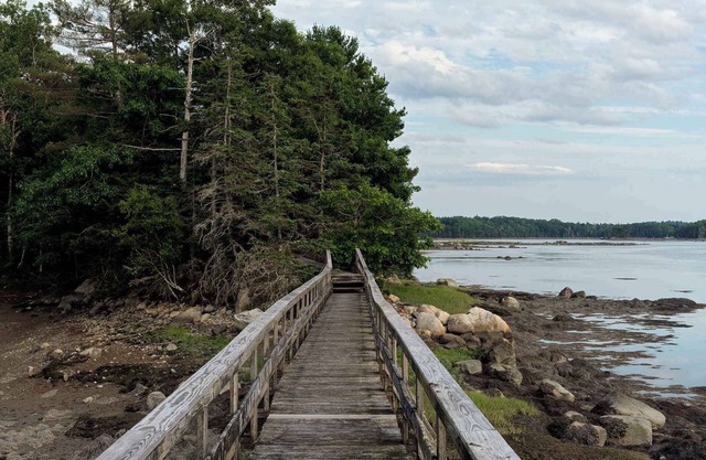 Galleon's Lap: Waterfront Access | Rustic | Serene