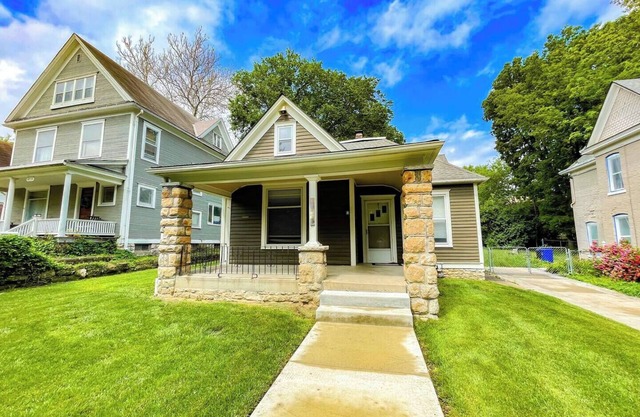 GAME House - W/ Fenced Yard.