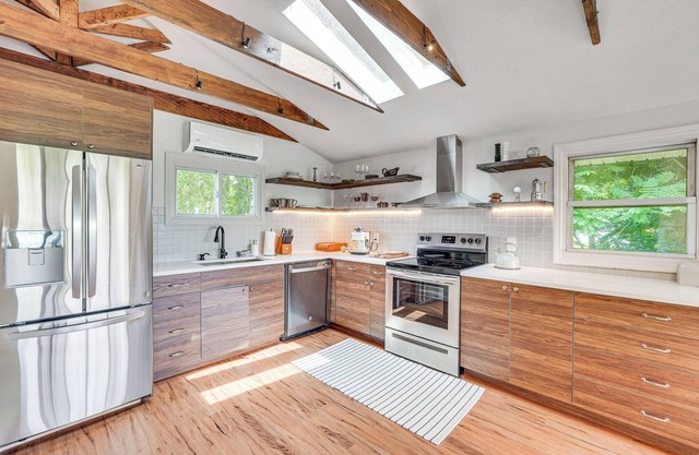 Game Room & Yard: Mid-Century Modern Kingston Home