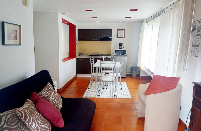 CASA DE JARDÍN, BIENVENIDOS AL BARRIO DE SAN ANGEL