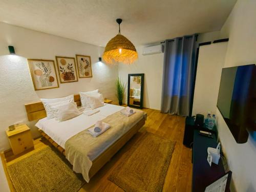 Garden Relax Bungalow "Deluxe Hotel Rooms, Pool, Parking"
