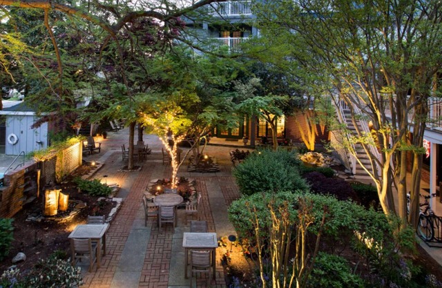 Garden-View Club Suite | Fireplace & Balcony