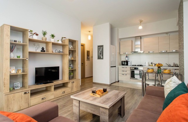 GG Home – Cozy 1BR with City & Mtatsminda Views