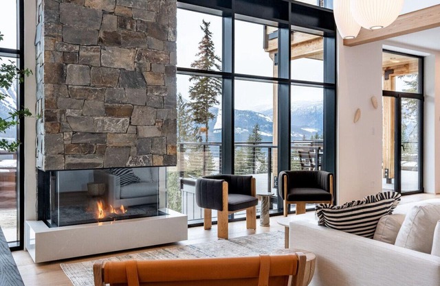 Ghost Peak Chalet: Ski-In Access