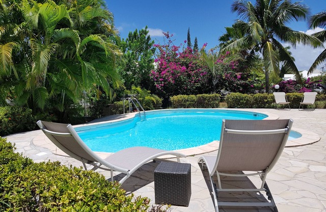 Gîte gwada mango T2 climatizado a 150m de la playa, piscina, patio