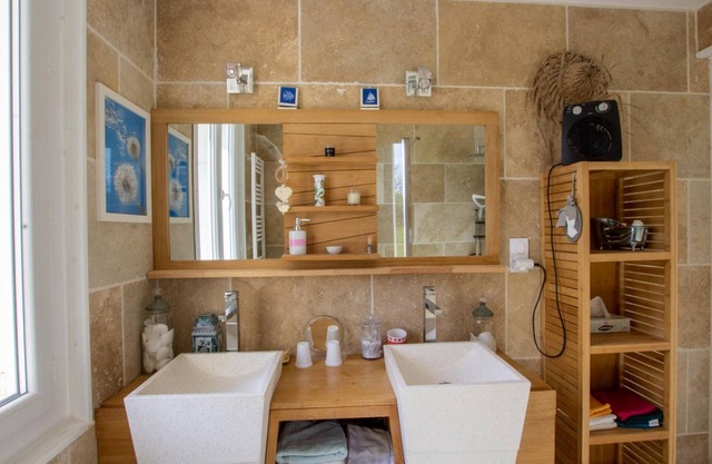 Casa rural Saint-Julien-de-Lampon, 3 dormitorios, 6 personas