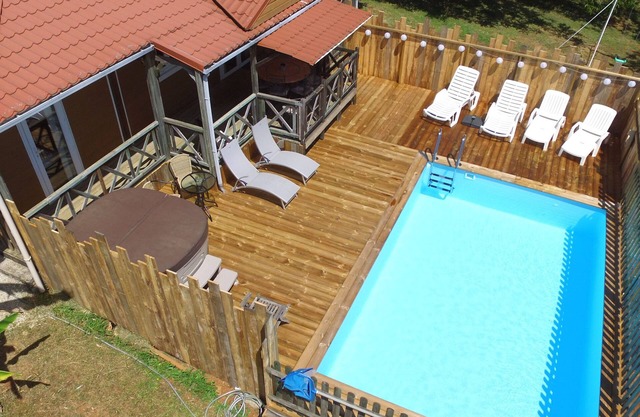 Cómoda cabaña para 6 personas con piscina privada