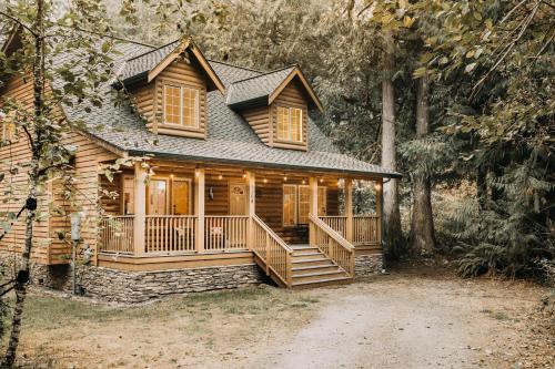 Glacier Springs Cabin #89 - Hot Tub - Wi-Fi - Ac