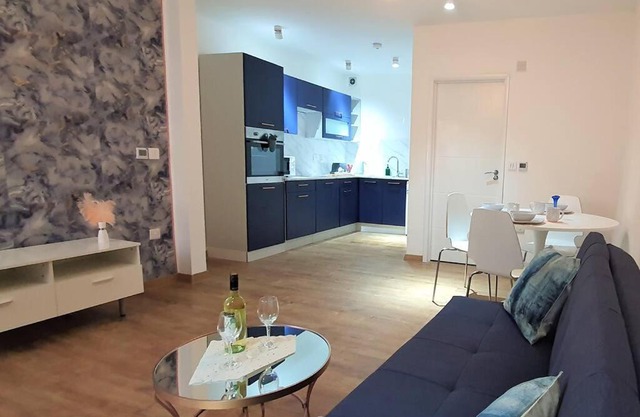 Glamour no2 Flat