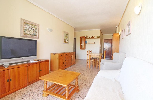 Global Properties, Apartamento con terraza y vistas a la playa