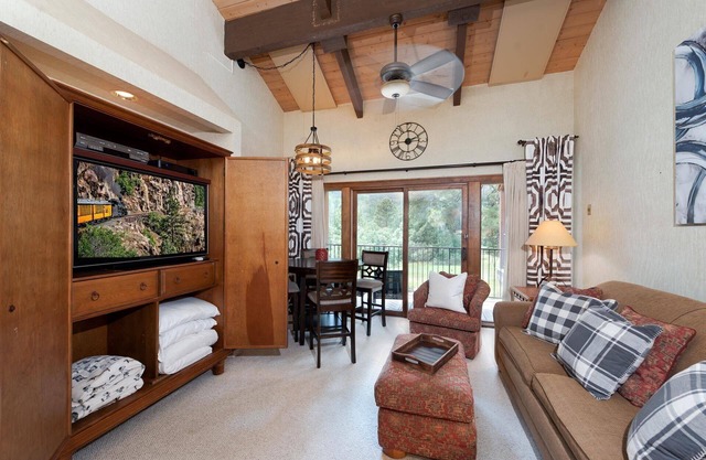 Golden Feather Getaway (#552) |Near Ski - Deck - Golf/AC/ Pool/Hot Tub