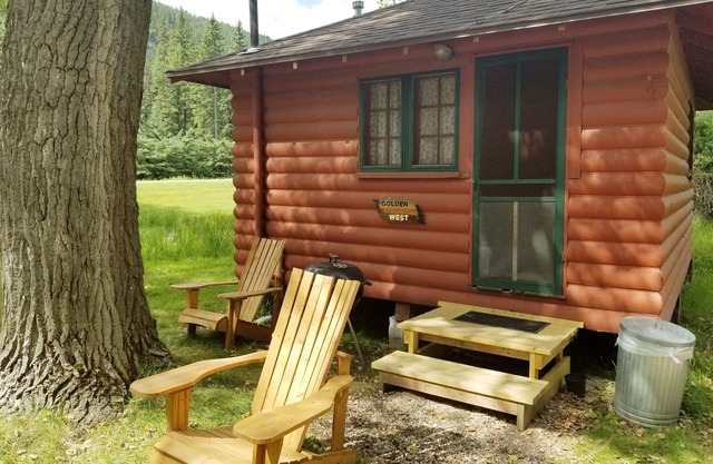 Cabina Goldenwest cerca de Spearfish Canyon