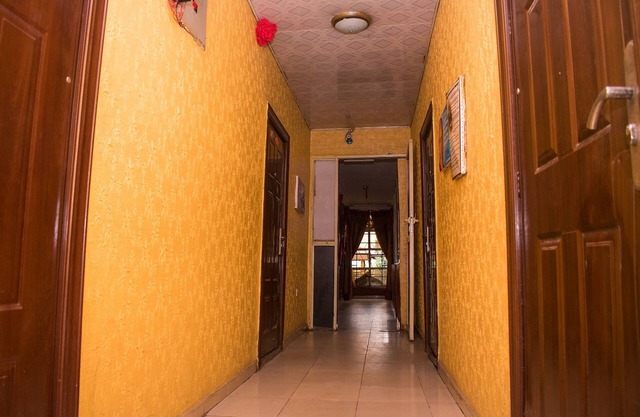 Goldlux Hotel