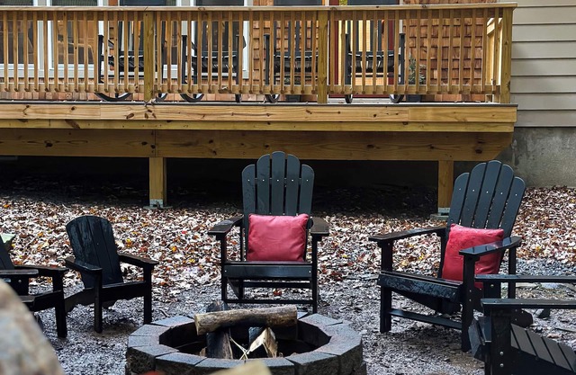 LABOR DAY WEEKEND Available/ Pool, Lake, Game Room & Golf Cart for Rent