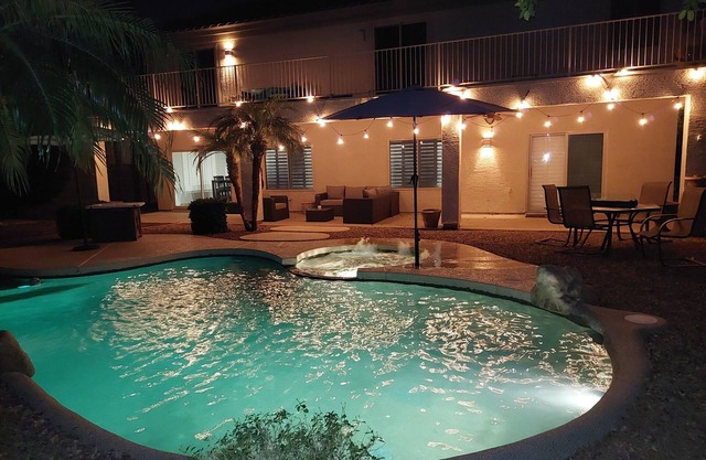 GOLF COURSE Serinity in Backyard, 5 Bd/3 Ba, Heated Pool/ Jacuzzi