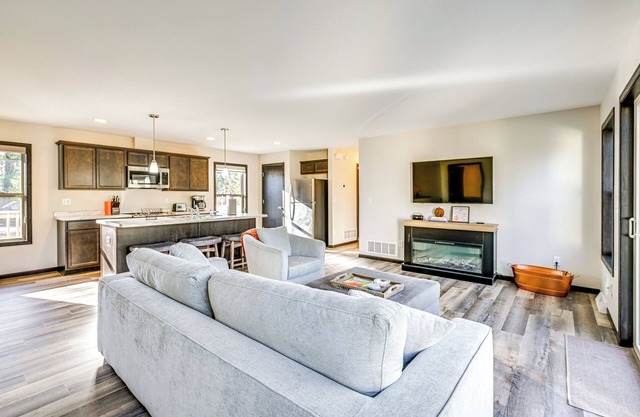 Golf, Hike & Boat: Home w/ Fire Pit in Friendship