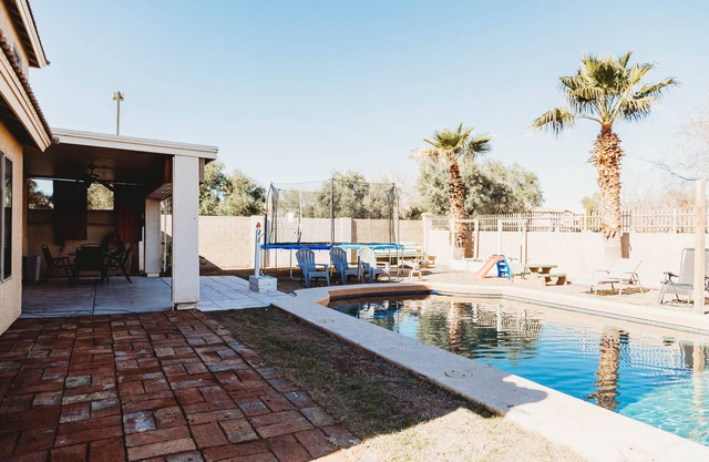 Golf & Pool: The Perfect Arizona Bliss