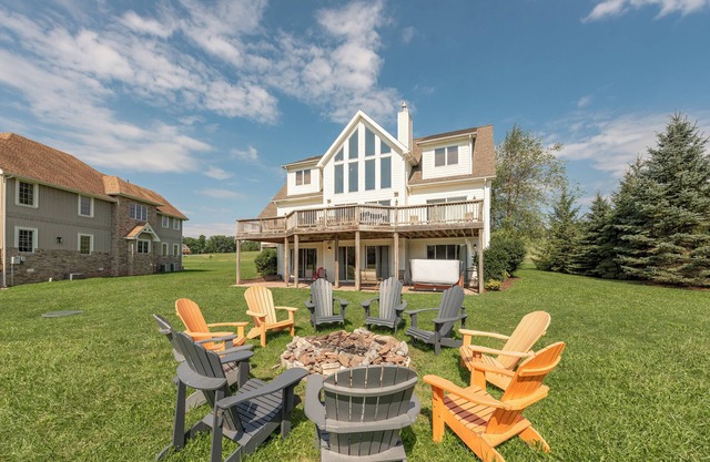 Buena vida: casa grande y encantadora en la orilla del lago / área de golf en Waterfront Greens