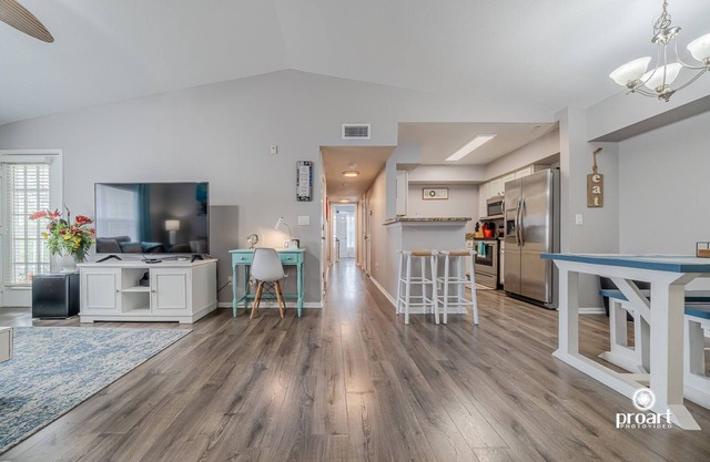 Gorgeous 3 bed 2 bath condo with pool near beach
