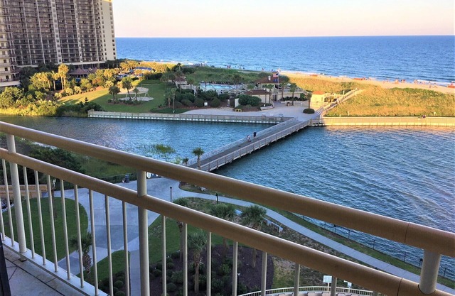 Especial de verano! Preciosa torre sur frente al mar 3BR / 2 BA con impresionantes vistas !!