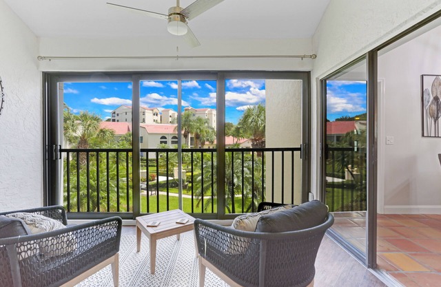 Gorgeous Condo in Pelican Bay