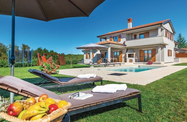 Bonita casa en Trosti con jacuzzi