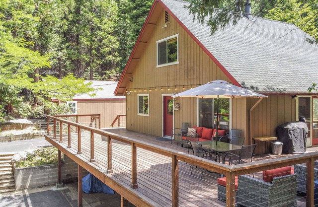 Hermosa casa en 6 acres pintorescos y privados, cerca de muchos lagos y ríos